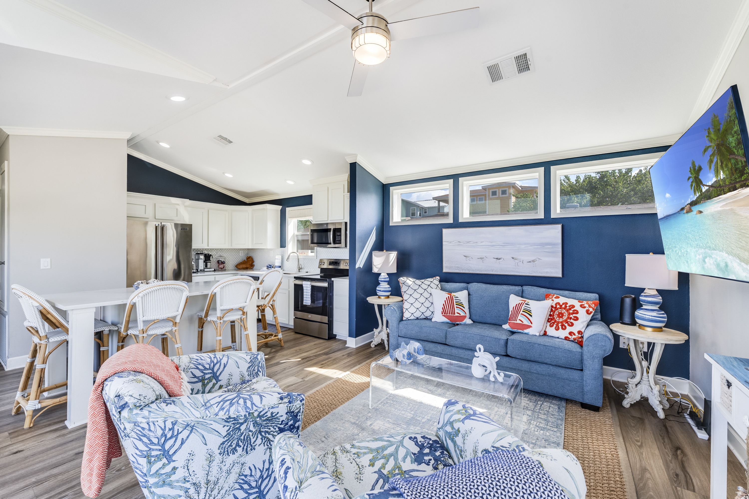 Good times come easy in this open-plan living space. Plenty of room for family, friends, and endless laughter!