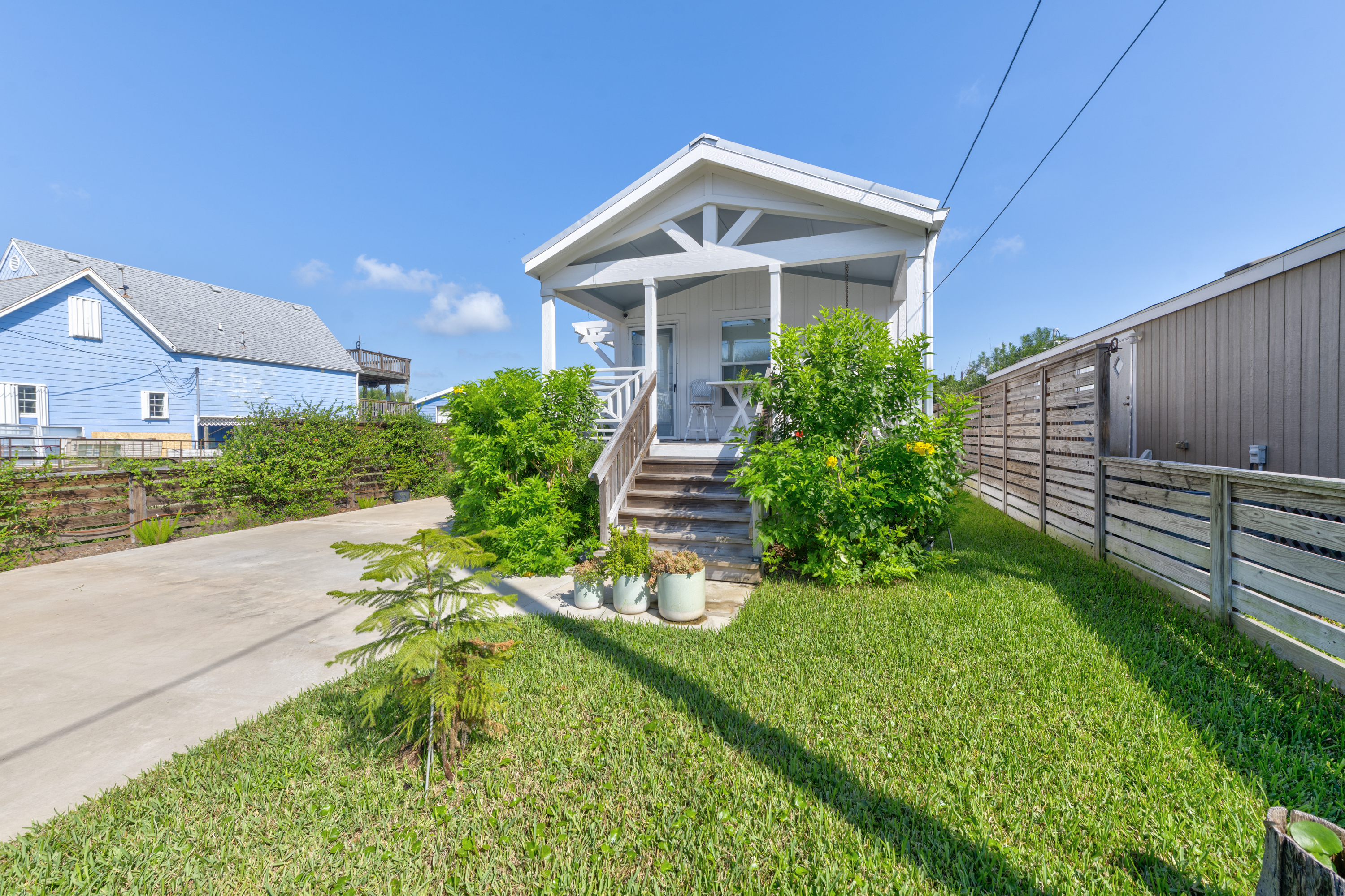 With plenty of grassy space, your pet will have lots of room to run and play — making this stay as enjoyable for them as it is for you.