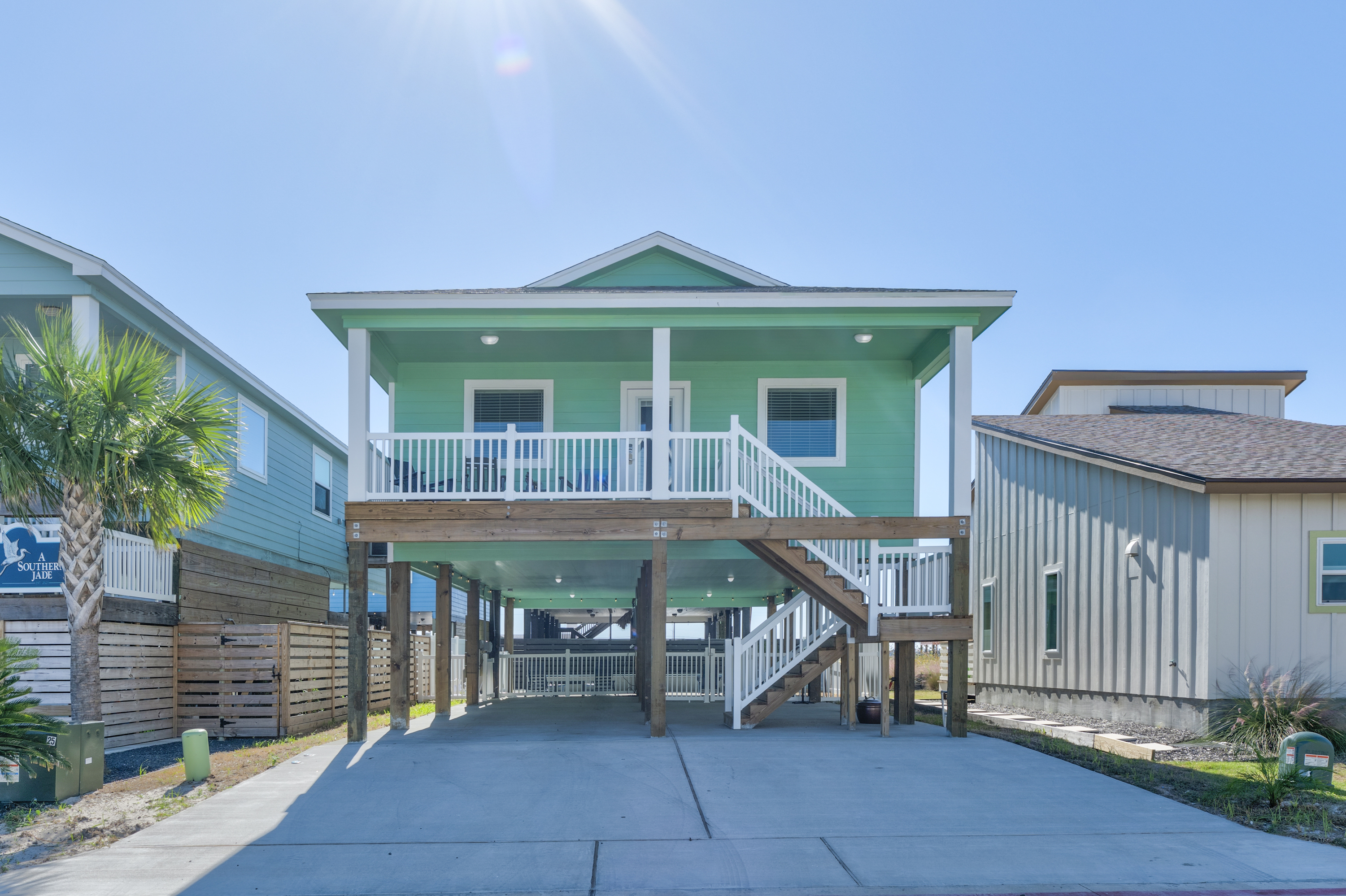 Escape to a cozy island retreat, the perfect backdrop for your family''s unforgettable vacation memories!