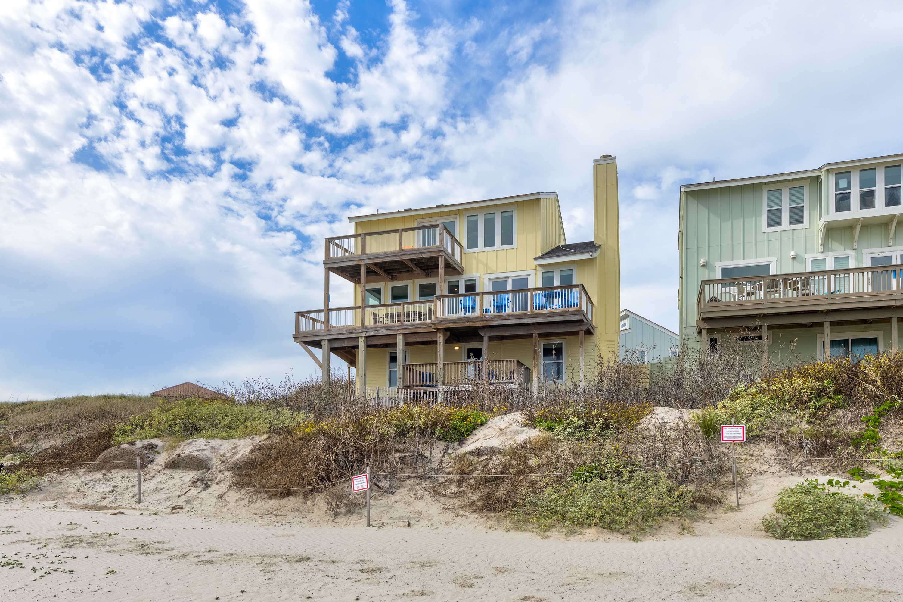 Steps from the sand, LC5 offers luxury and relaxation for your coastal escape