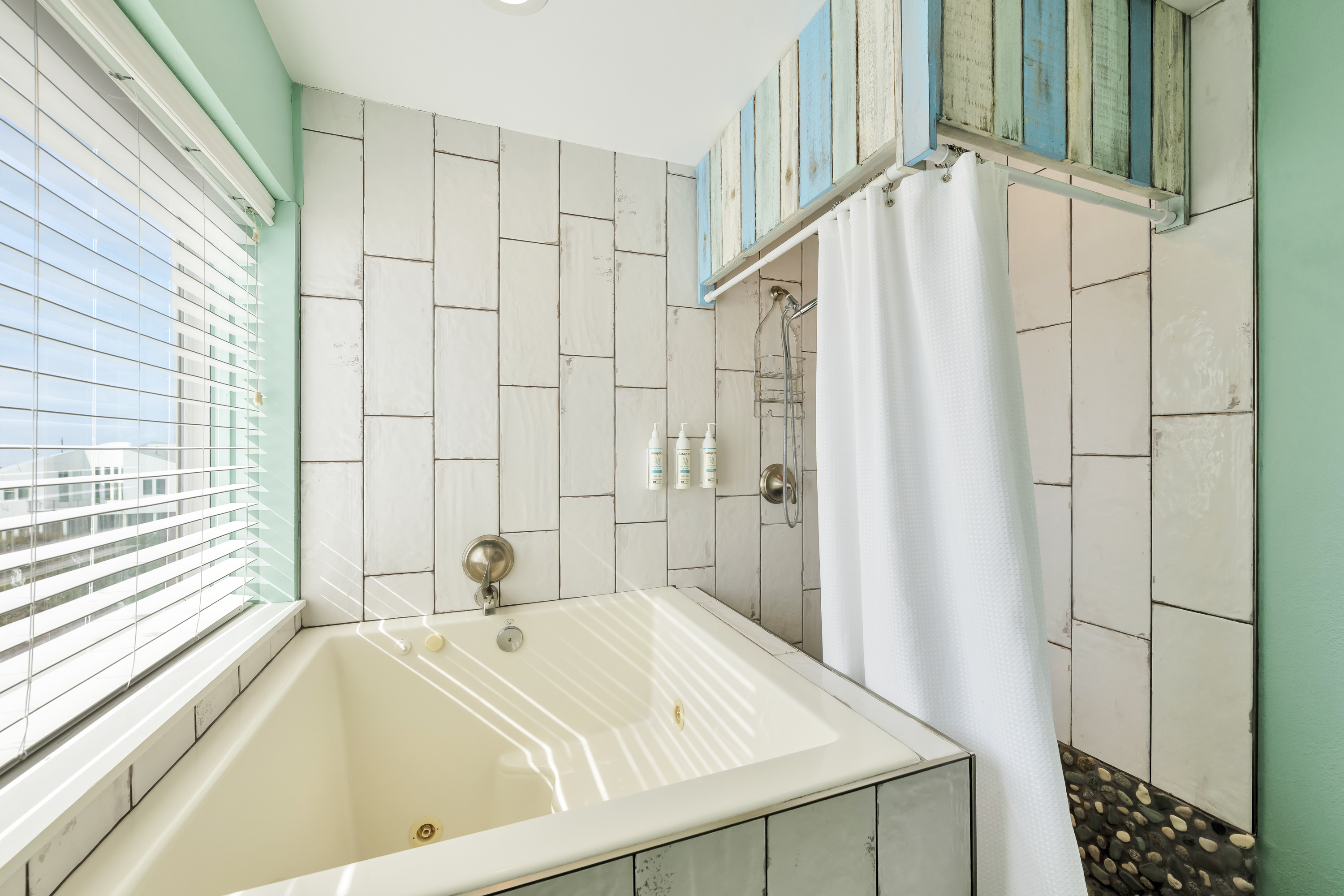 Elegant Ensuite with Dual Bath Options