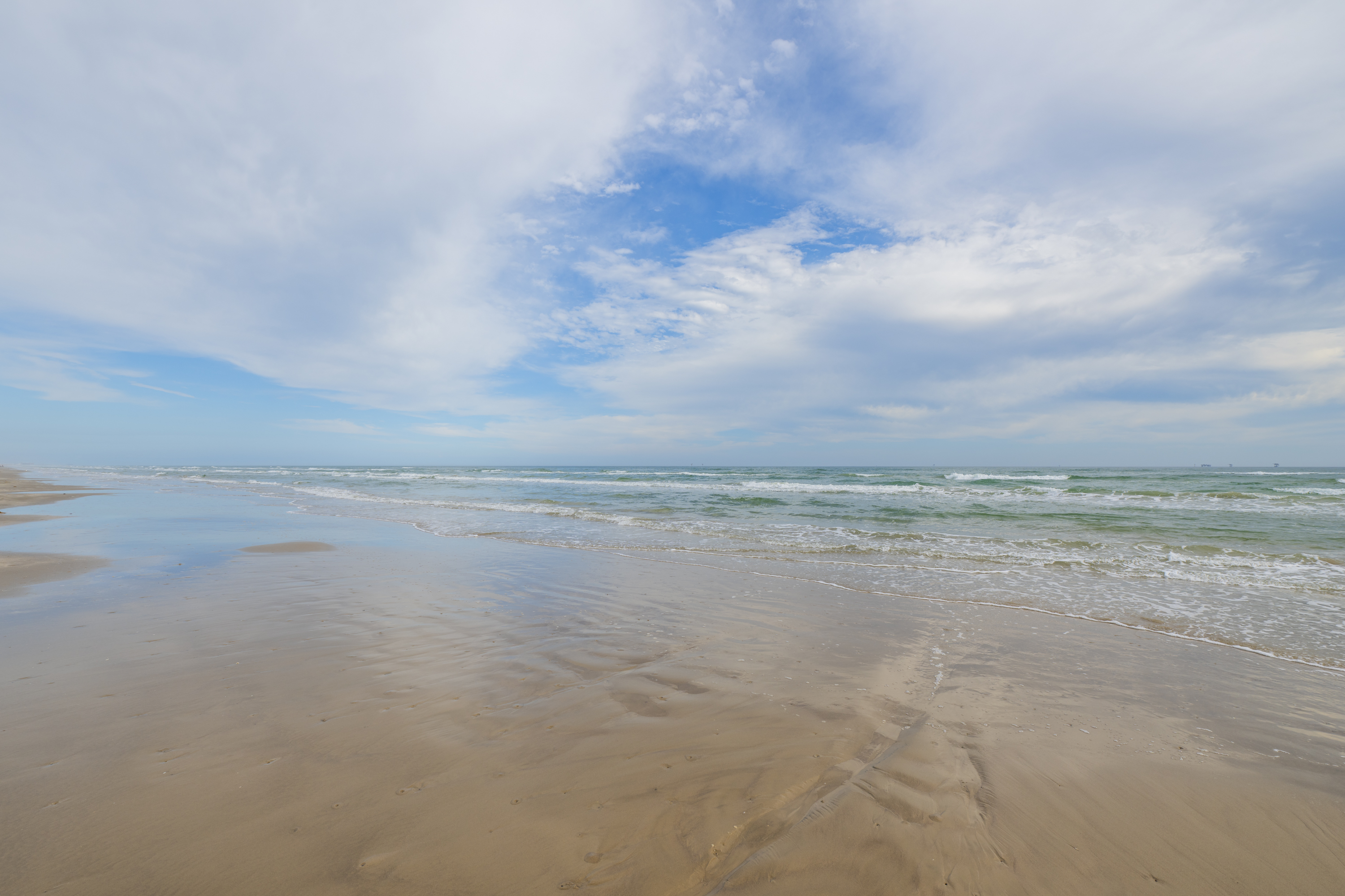 Beach days, barefoot and carefree, every day in Port A!!!