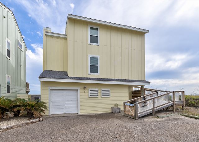 Unbeatable Views, Endless Breezes at LC5!