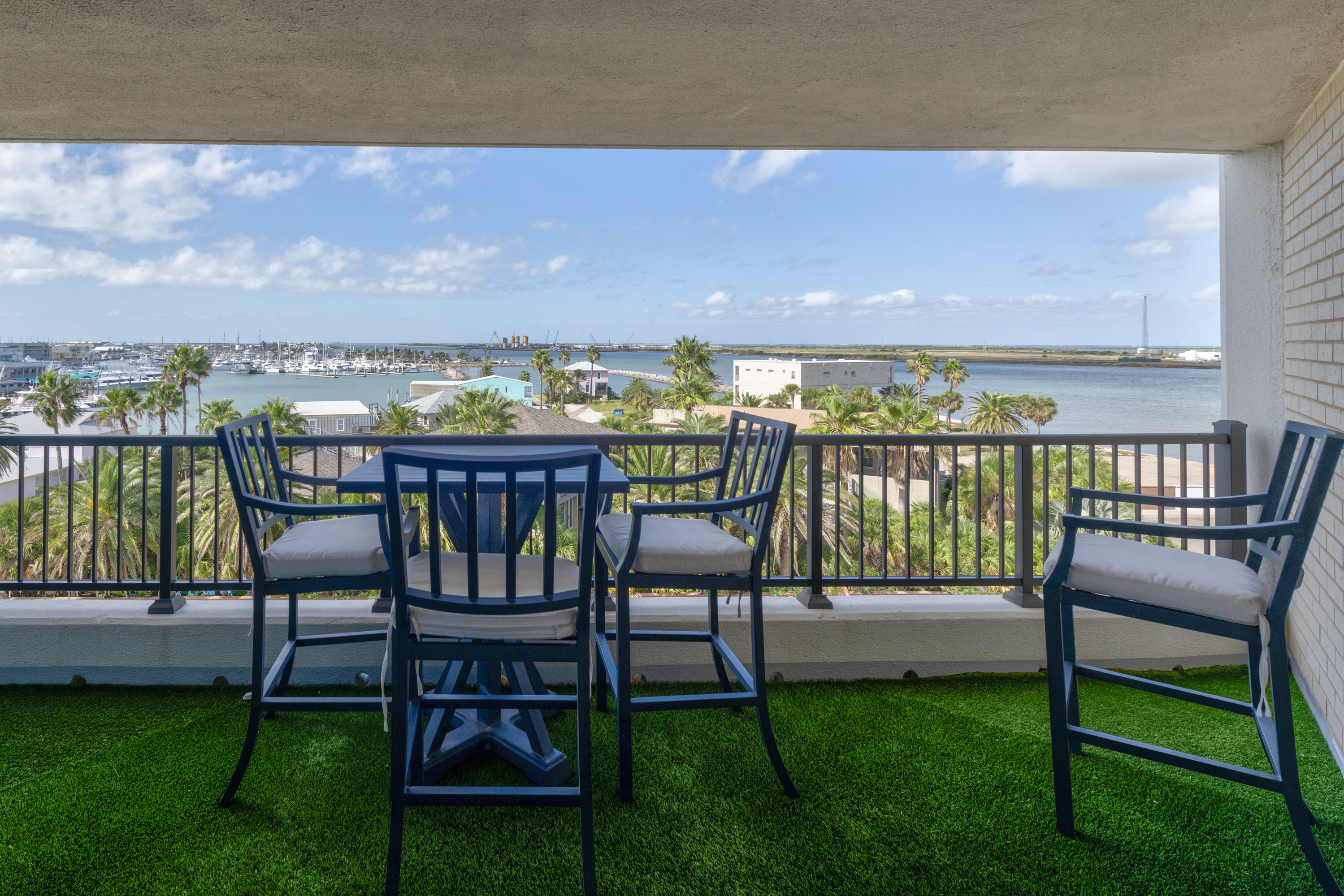 Can’t get over this view from the balcony—absolutely picture-perfect!