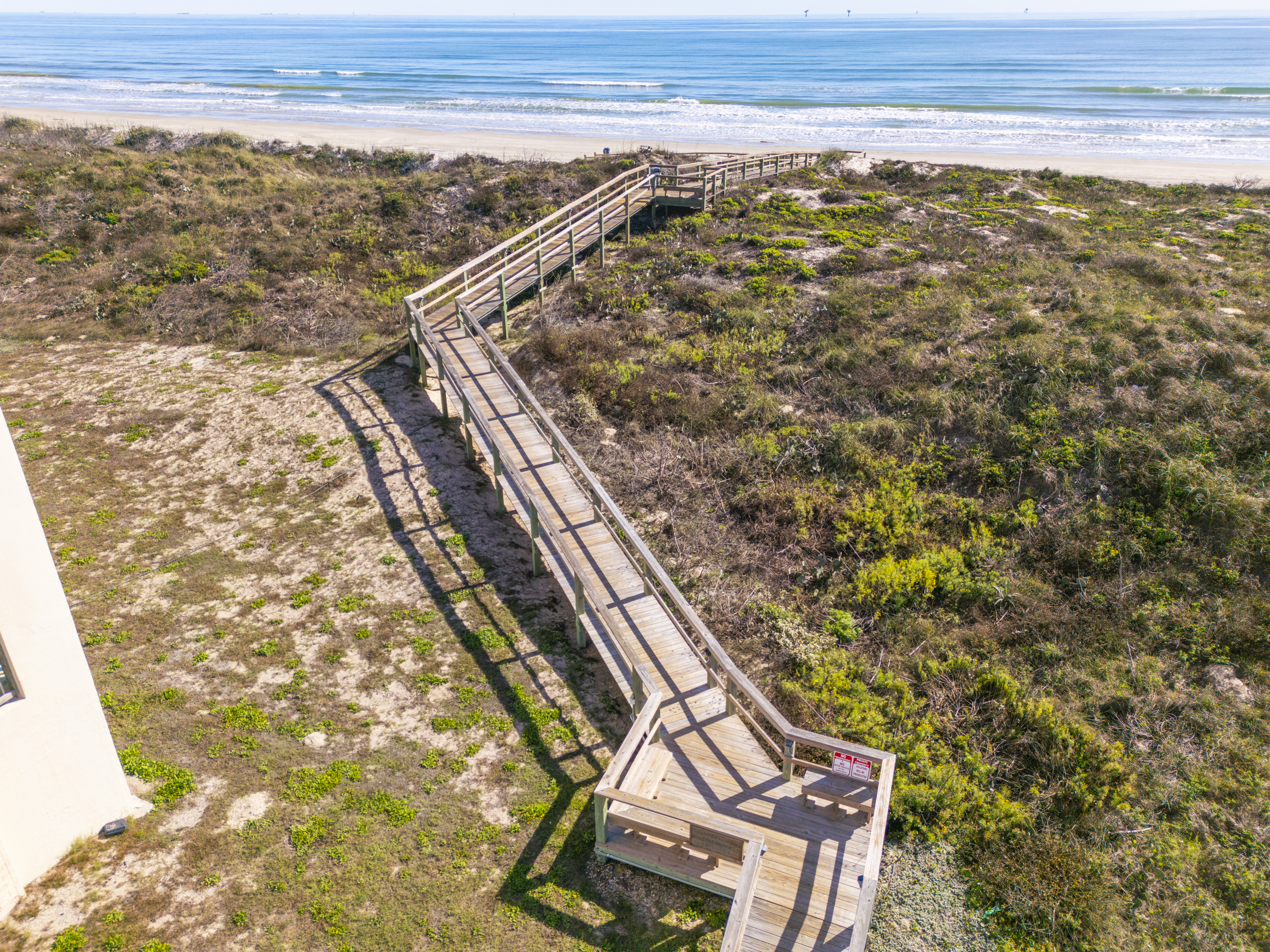 Prepare your fresh catch at the fish cleaning station found on the boardwalk’s left side.