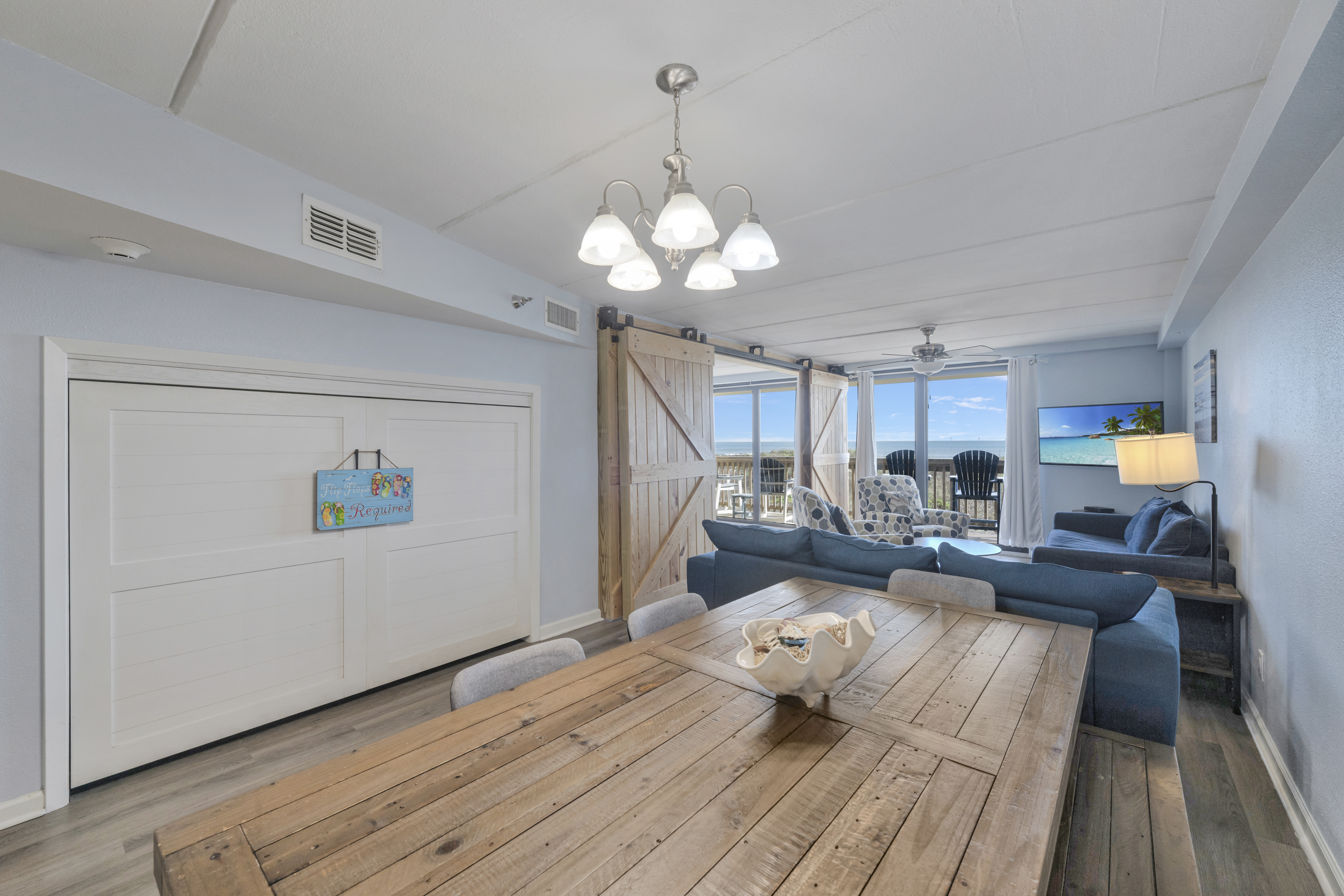 Savor your meals with incredible views from the kitchen table.