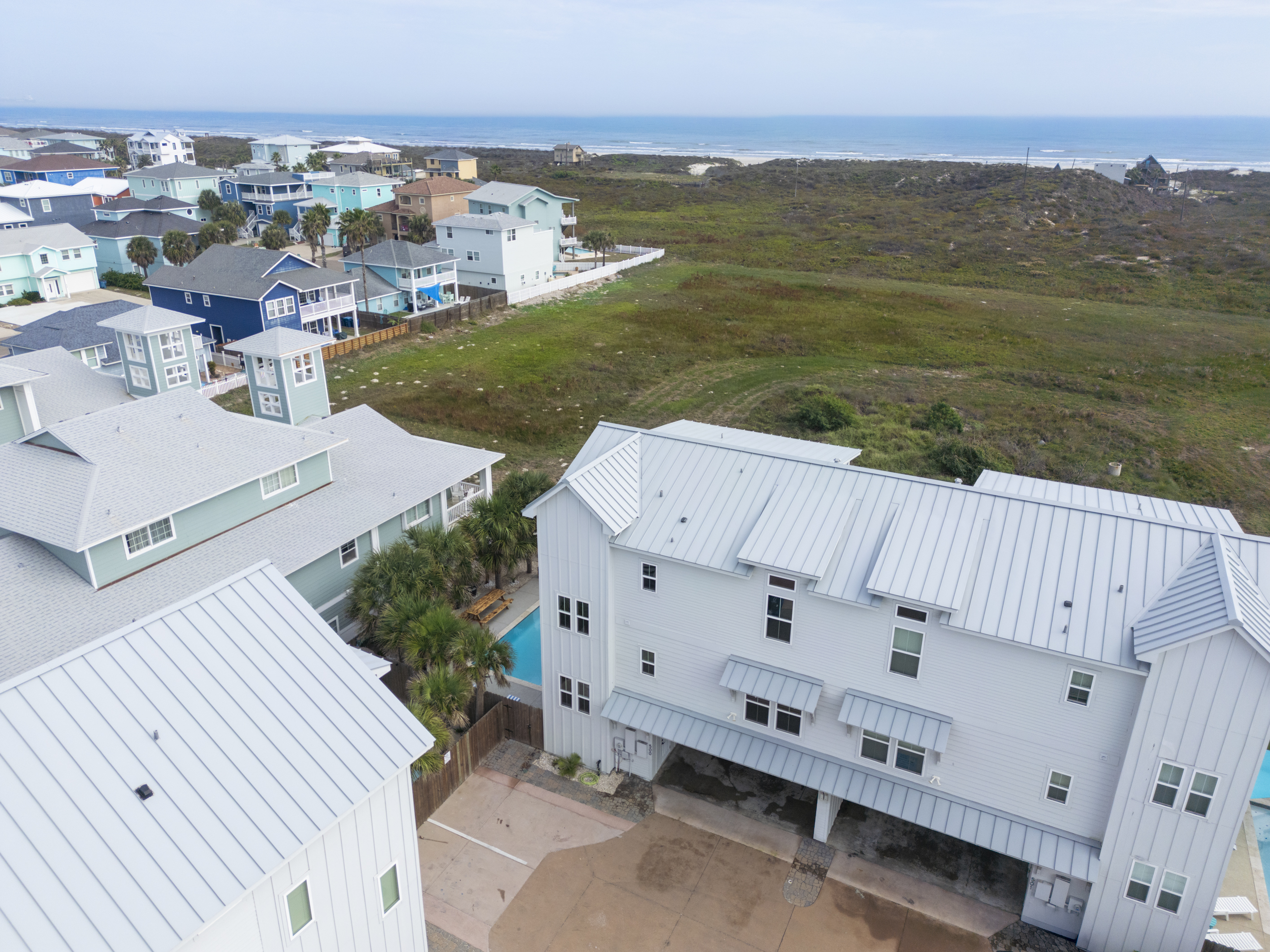 Casa De Crypto PPV500 offers the dunes and Gulf just beyond its private pool! 