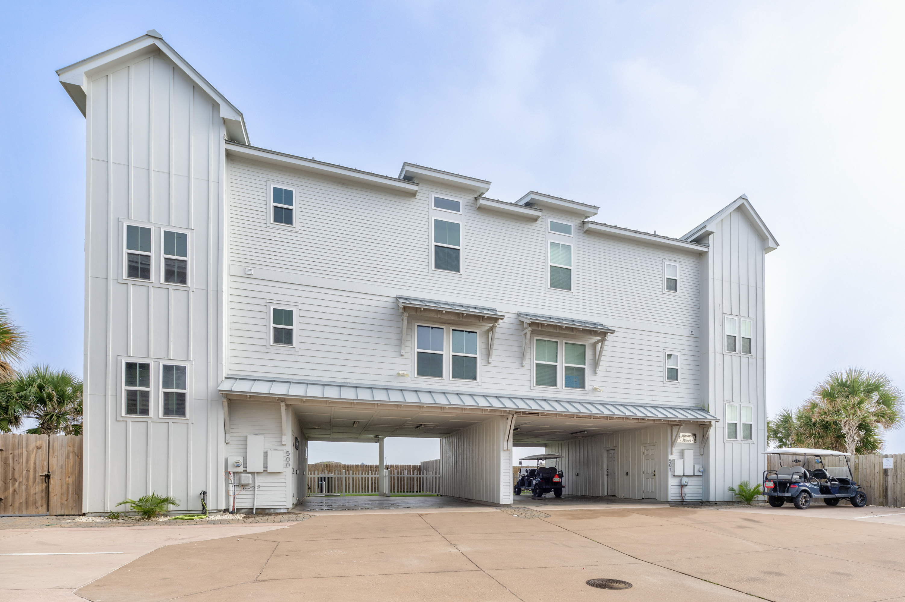 Discover your next vacation escape at Casa De Crypto PPV500, nestled in the Paradise Palm Villas Subdivision.