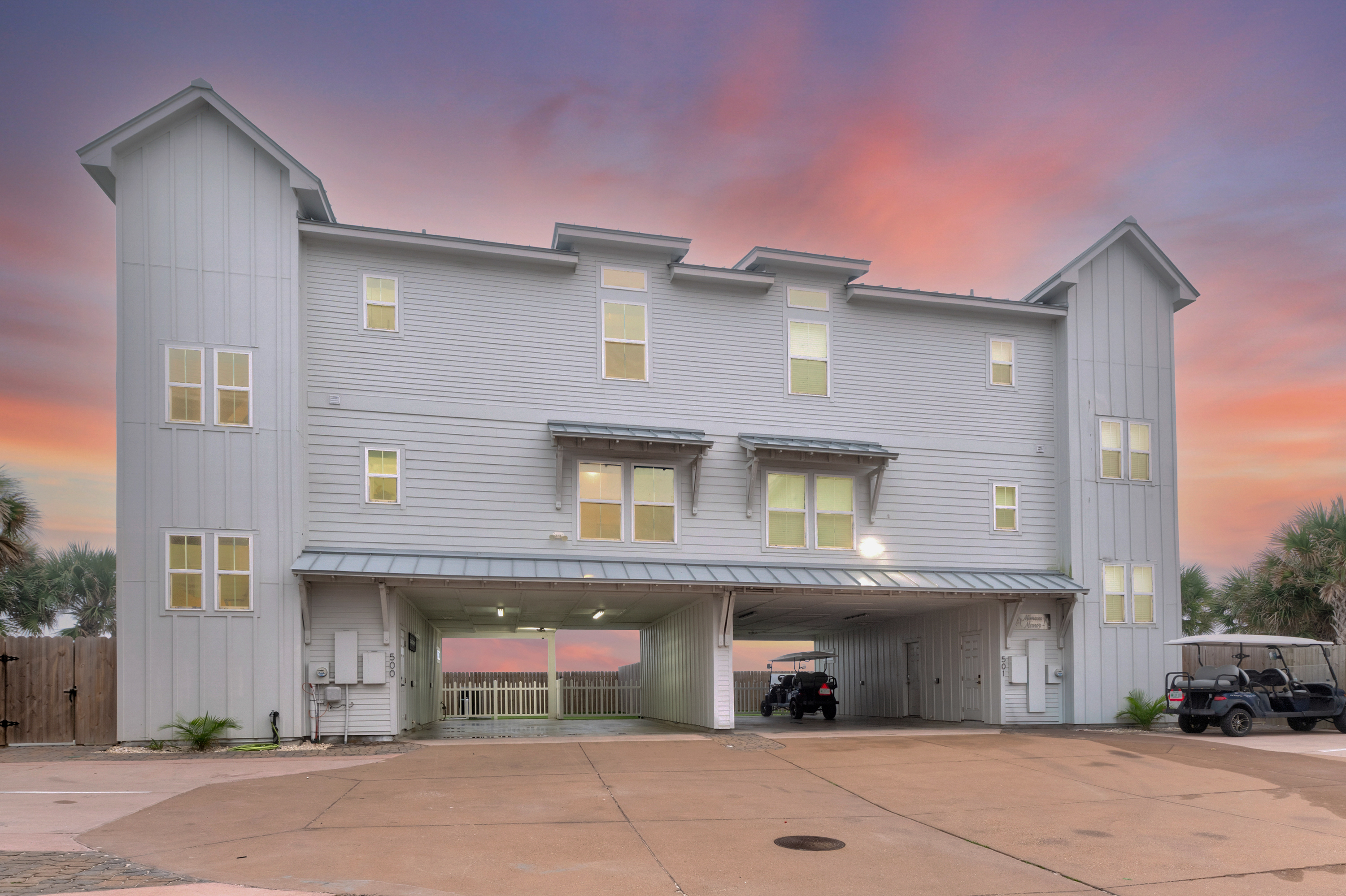 Welcome to Casa De Crypto PPV500, the perfect destination for your group of 12.