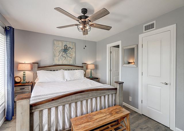 Queen bedroom 
