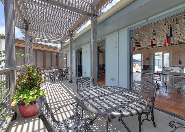  Game room  outside seating 