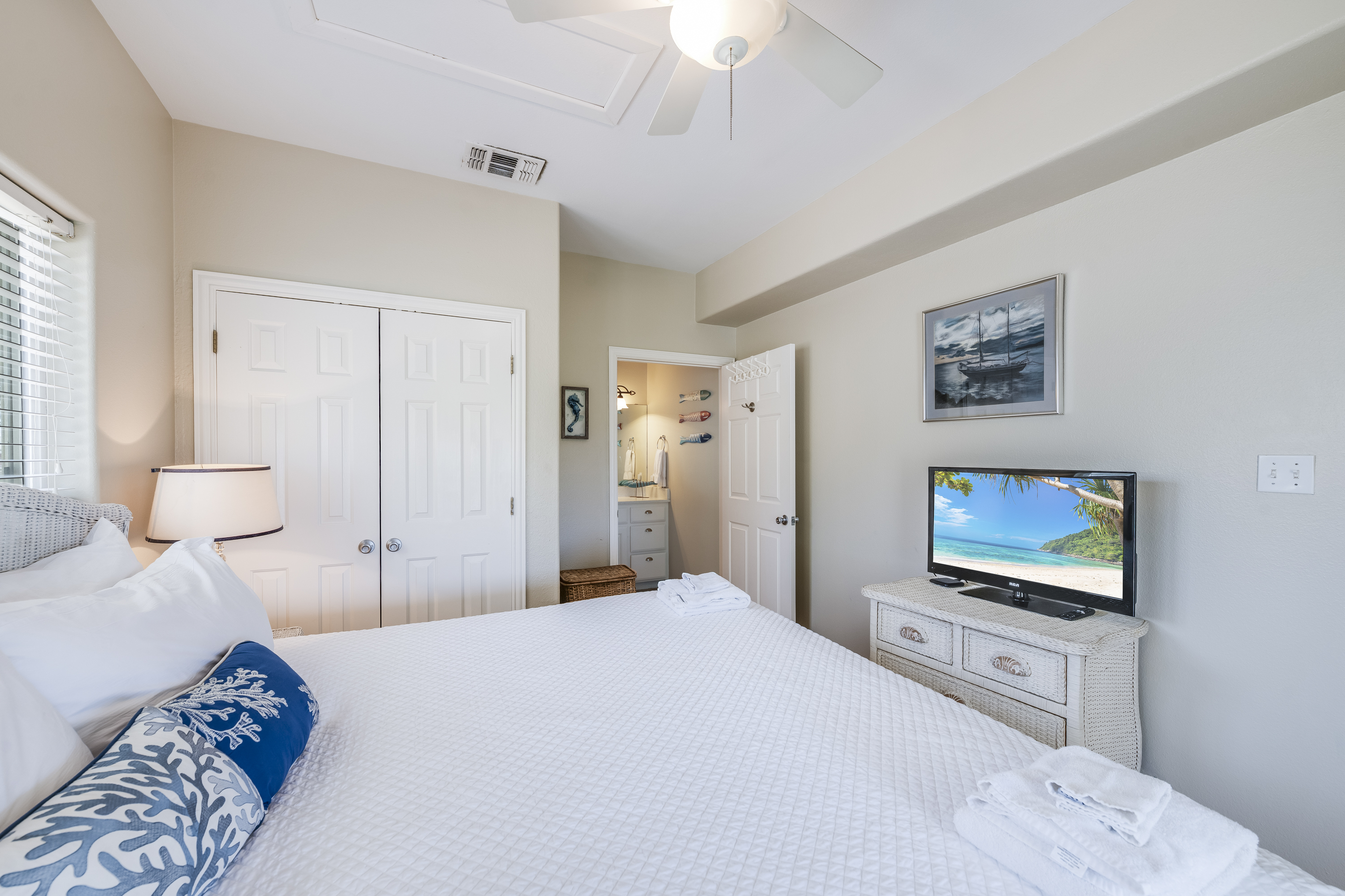 Rest Easy: Second Floor King Room with TV & Private Bathroom Access