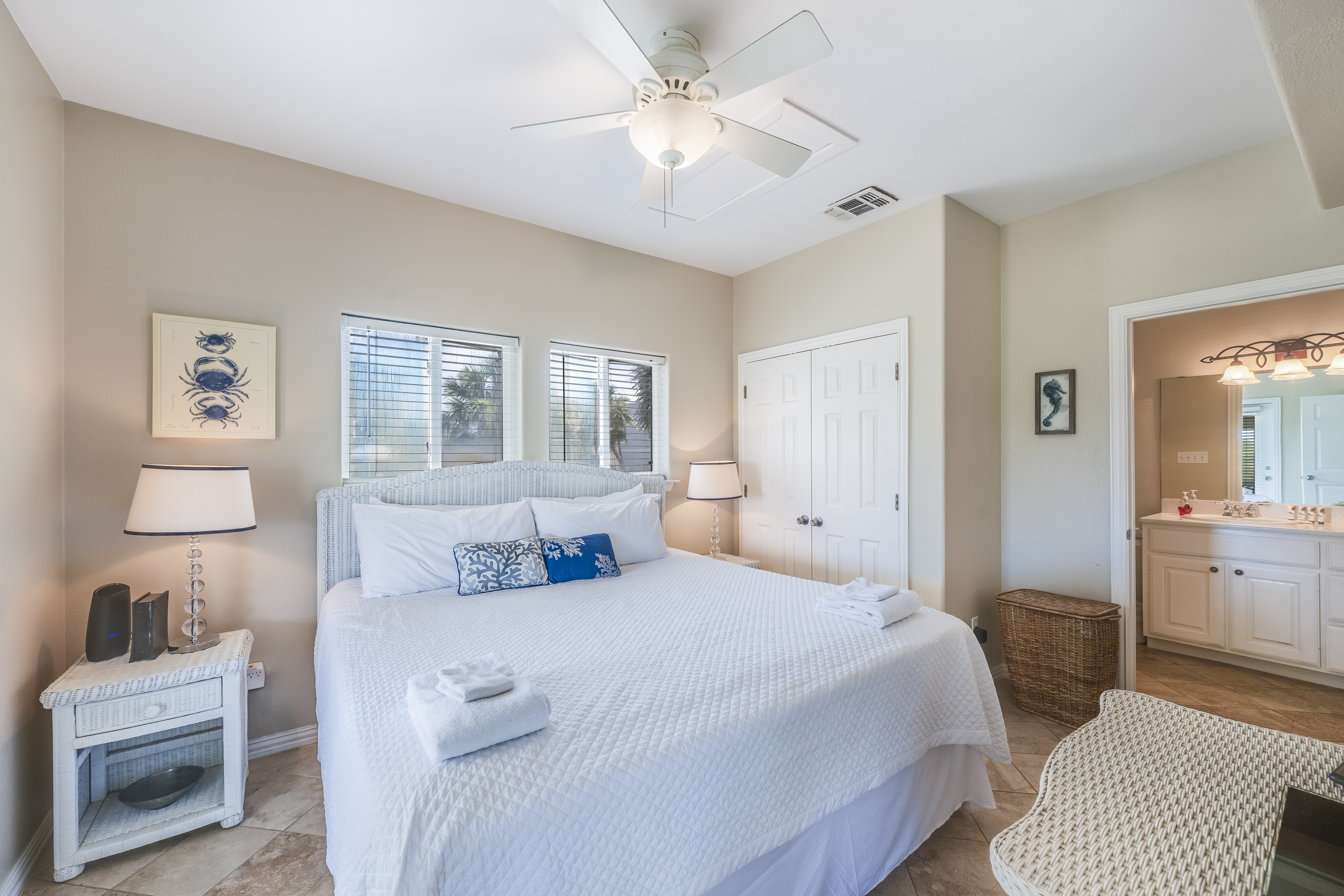 Cozy Second Floor King Retreat: Attached Bath, Patio Access & Wall Mounted TV for Ultimate Comfort