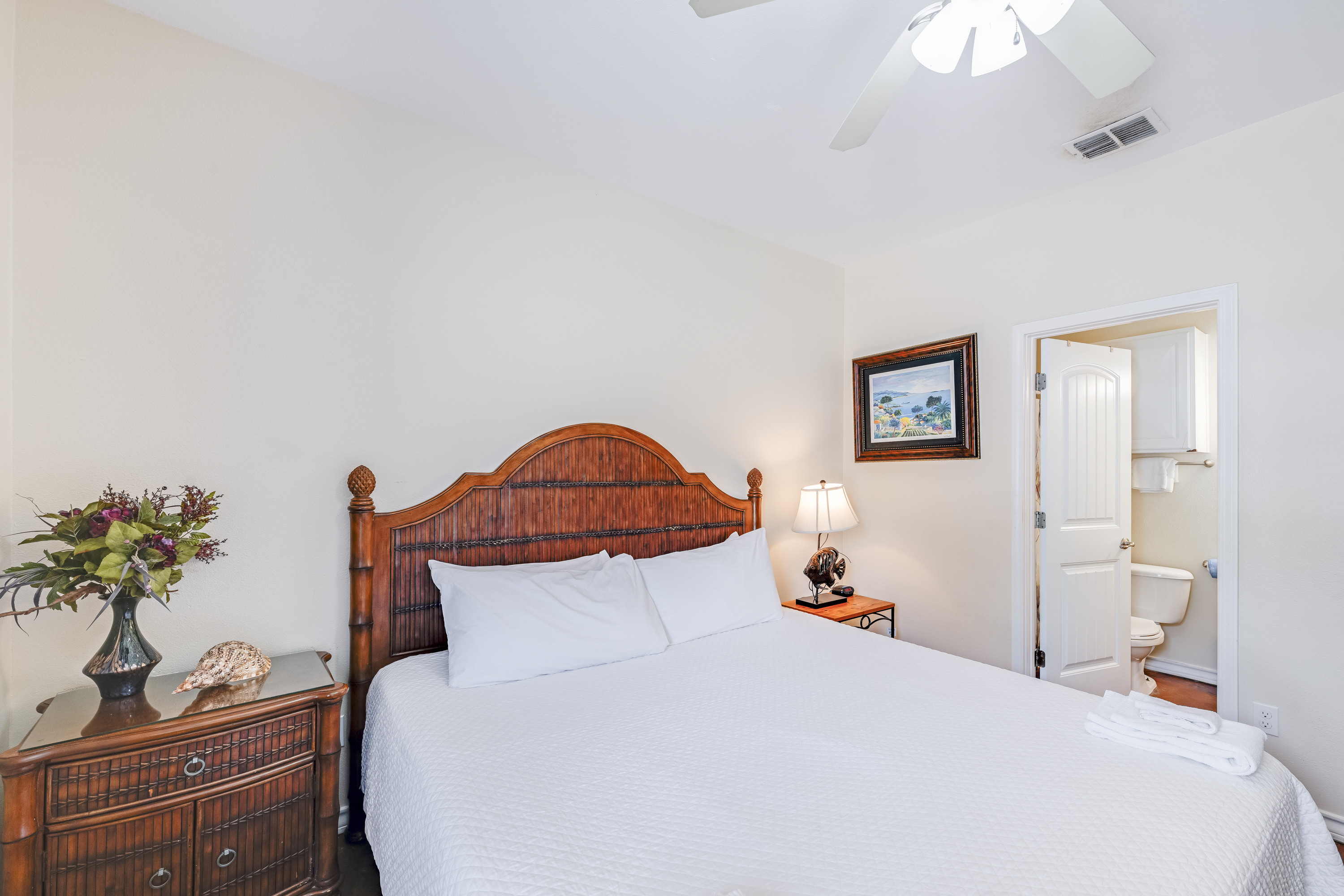 Wake up to Port A charm in this king size suite