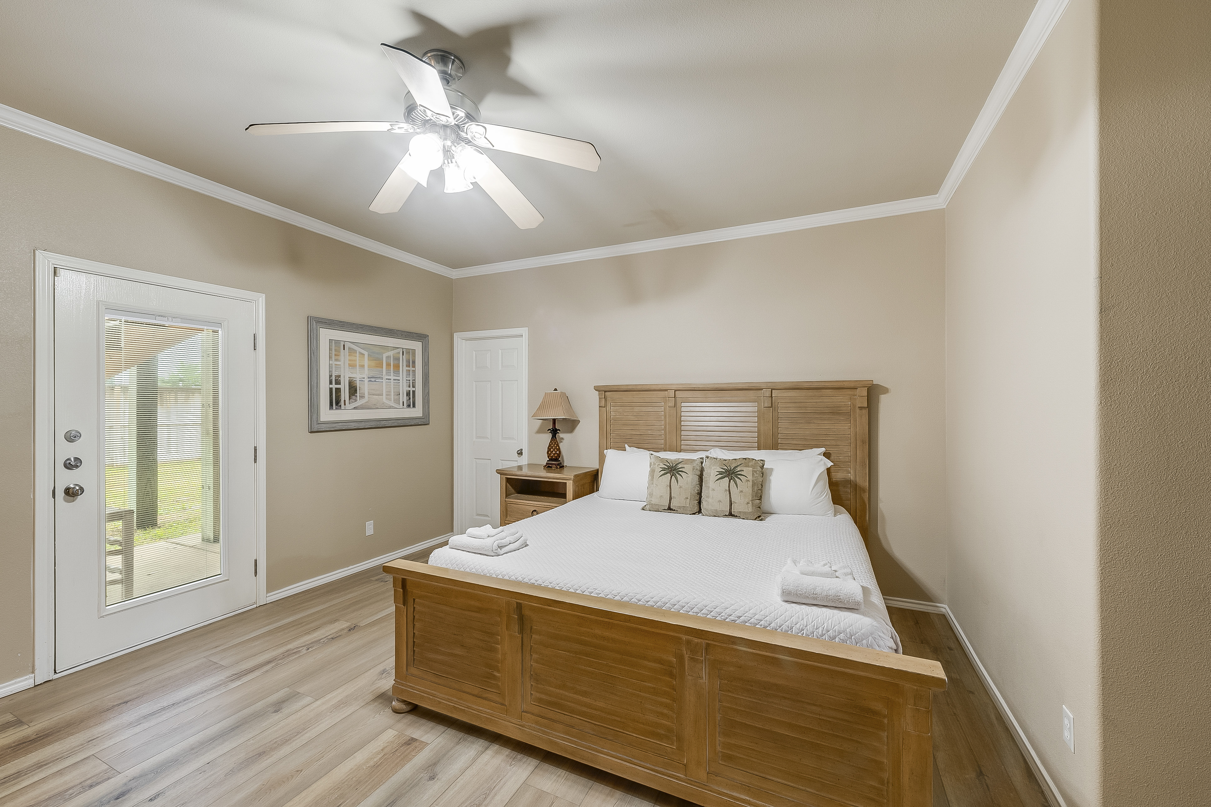 Spread out and dream of the ocean in your king-size sanctuary