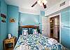 Tropical in teal 1st floor - Queen bedroom 