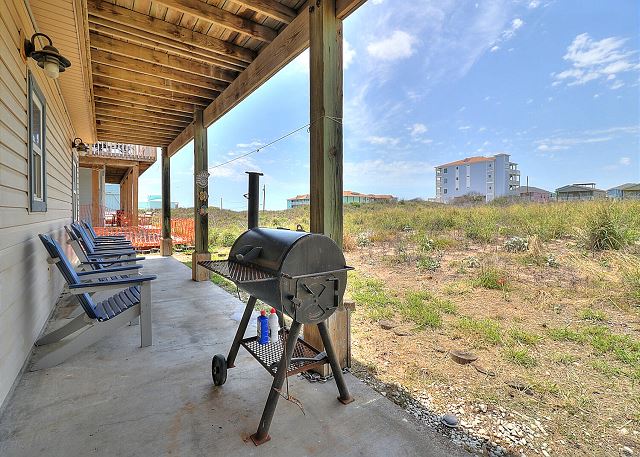 Side patio with grill