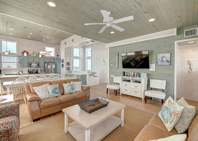 Spacious Family Room With Flat Screen