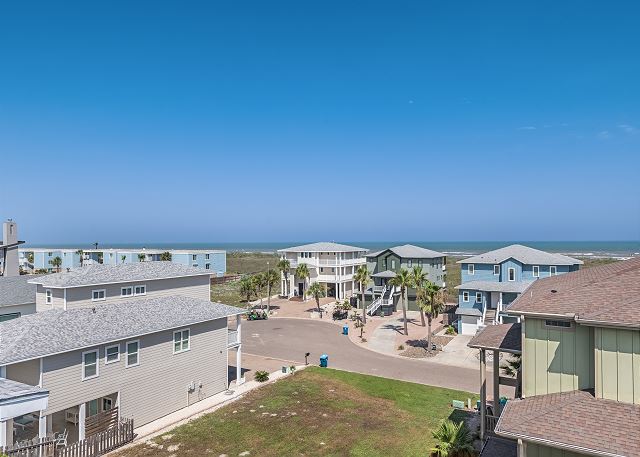 Roof Top View of a Gulf coast horizon