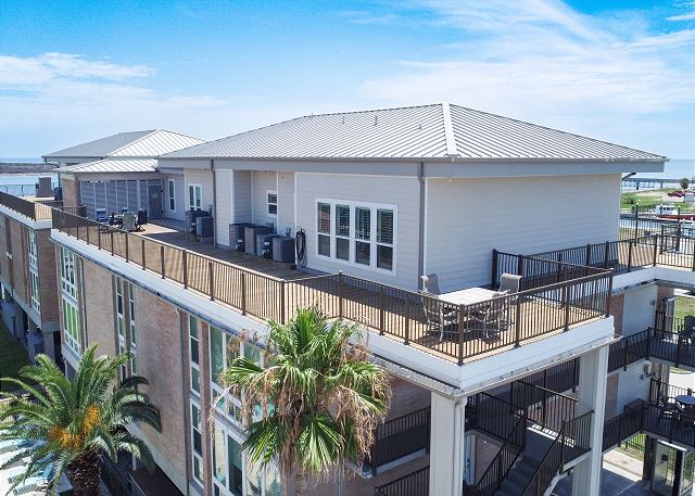 Spacious outdoor deck with amazing views any time of day