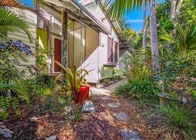 2 Naiad Court - Rainbow Shores
