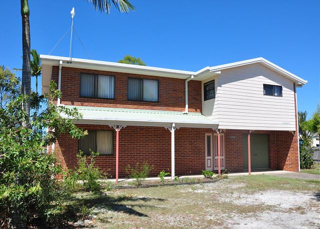 31 Bombala Crescent - Two storey home with covered outdoor...