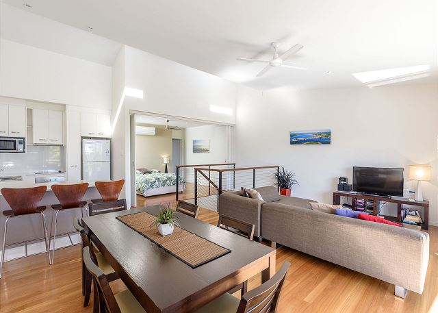 Unit 4 Rainbow Surf - Modern, double storey townhouse with...
