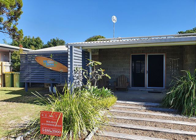 12 Zircon Street - Renovated beach shack with the perfect...