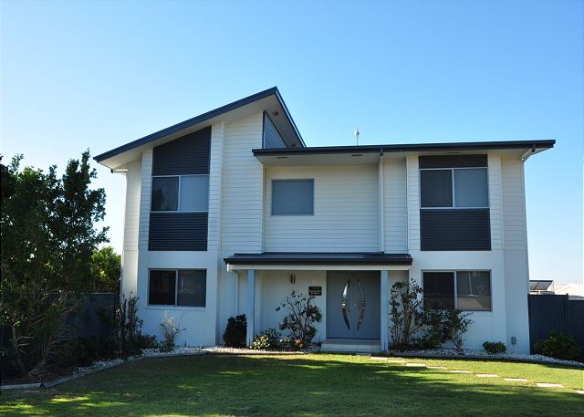 21 Tingira Close - Family home in a quiet street enjoying...