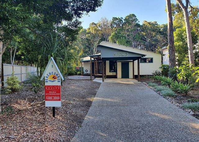 1 Naiad Court - Lowset family home with swimming pool and...