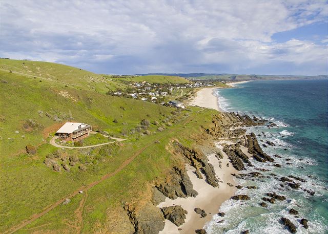 Cliffs End Beach Shack - 105 Gold Coast Drive, Carrickalinga