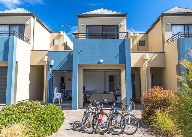Front 9 then Dine - 3/61 St Andrews Boulevard