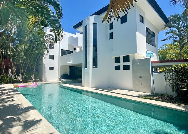 HERMOSA PALMS #110