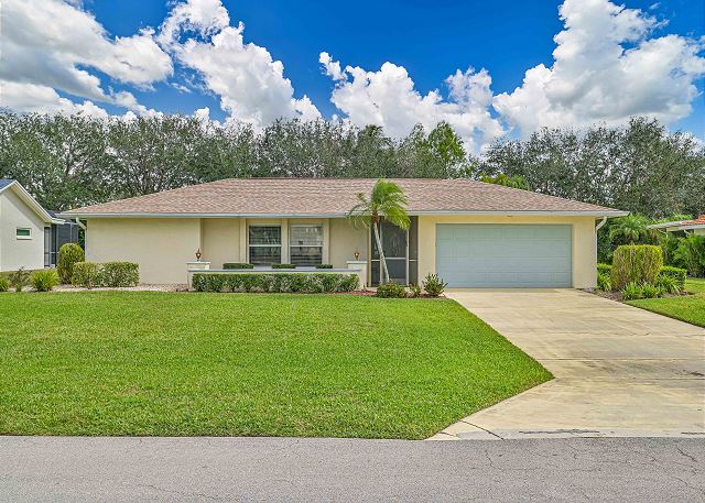 Villa Tortuga is a beautiful renovated Florida style 3 bedroom, 2 bathroom pool home, located in the highly desired community of Spanish Wells in Bonita Springs. 
