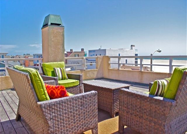 105lg Casa De La Playa At Hollywood Beach Rooftop Patio With Table And Seating