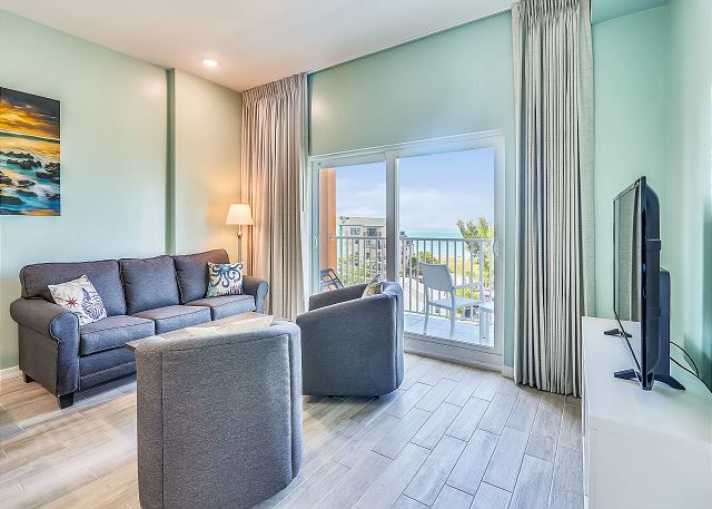 Madeira Bay Resort I 1604 Brand NEW, amazing Gulf view, lots of amenities