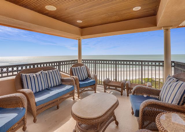 Seaclusion - NEW Luxurious and stunning Beachfront Townhome w/Elevator