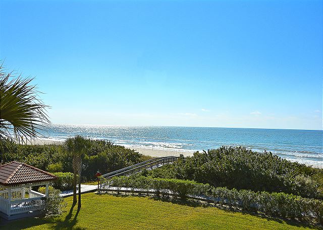Lands End 204 building 11 Beach Front/Close to pool/Amazing View