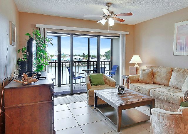 Land's End 205 building 3 Gated Community with TONS of amenities/ Bay views!