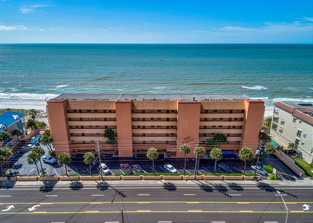 Villa Madeira 609 Top Floor Beach Front/Walk to everything/Beautiful beach!