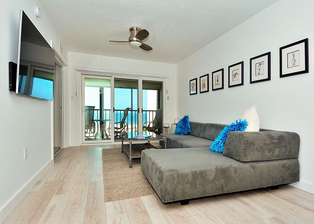 Land's End 403 bldg. 6 Top floor, completely remodeled, beach front!