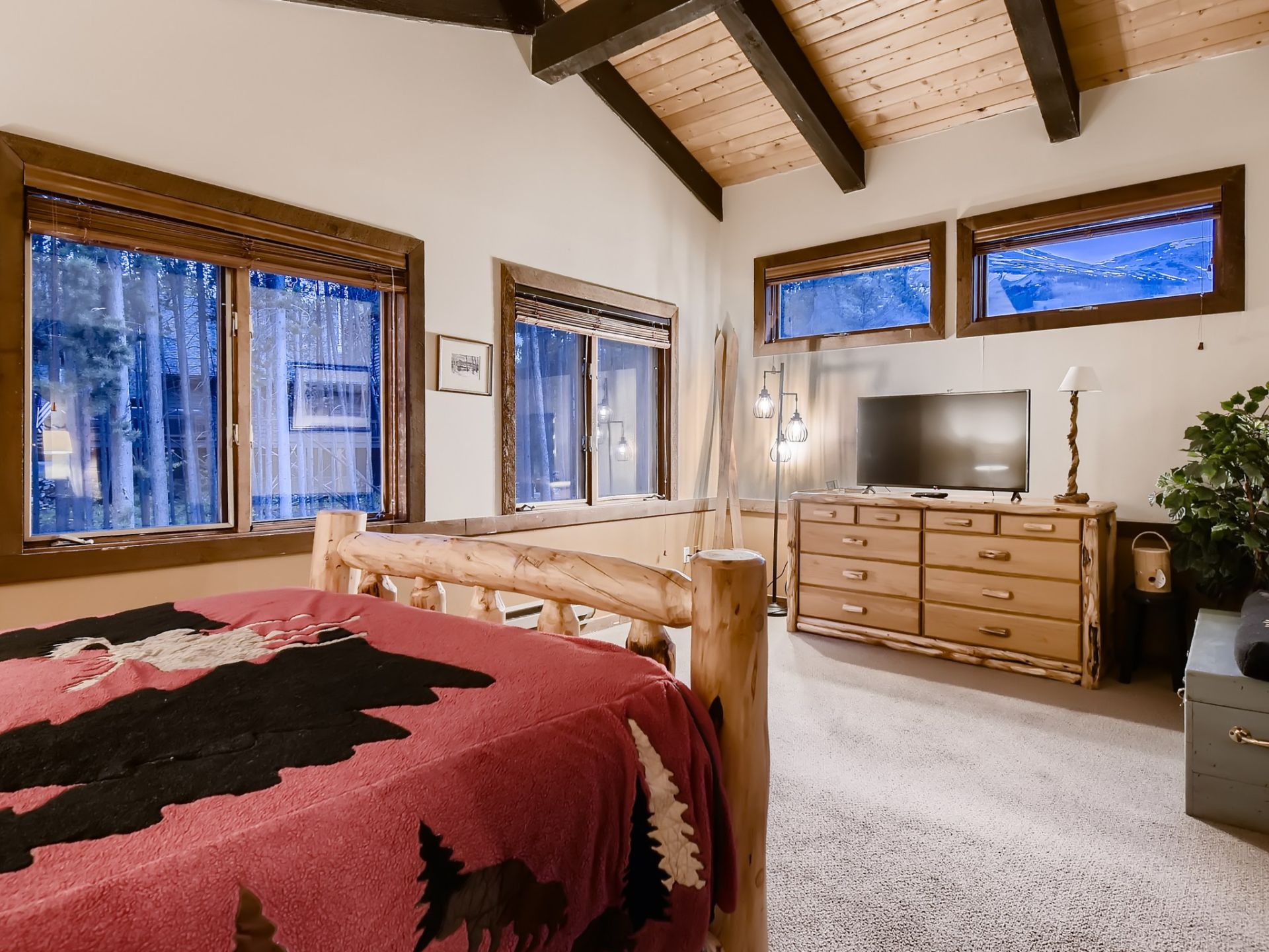 Breck Lodge | River Ridge Rentals