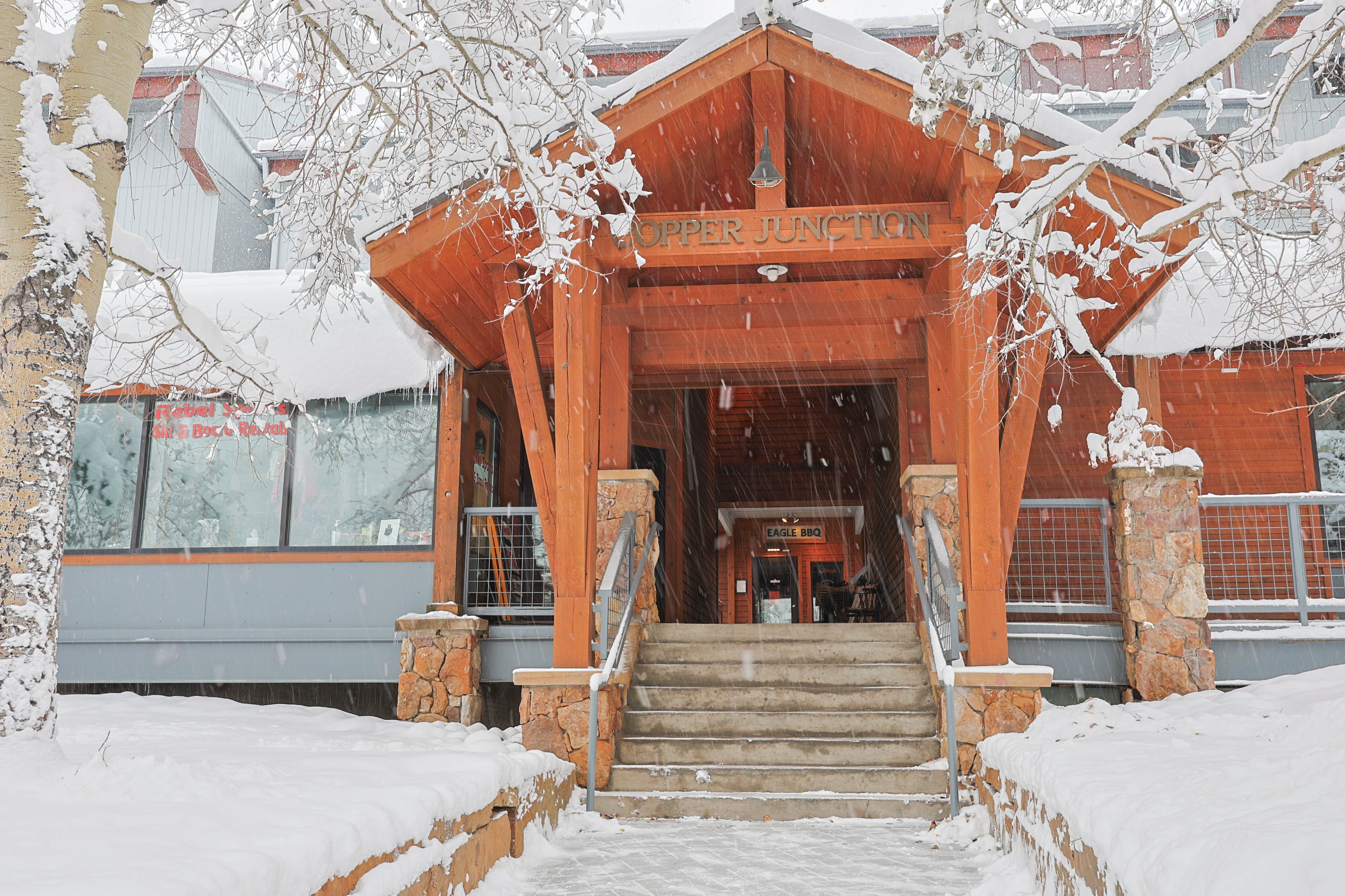 Ski-in Ski-out Access And Spacious Loft - Inviting Mountain Retreat - Copper Mountain, CO