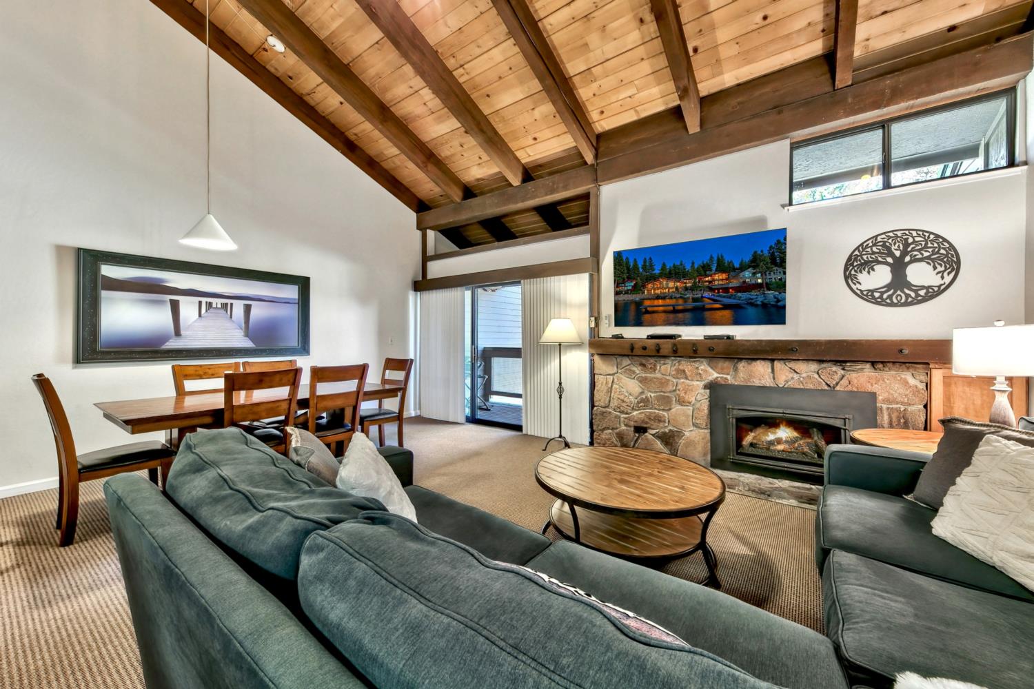 Lakeland Village 433 Resort fun, walk to Beach, Hot Tub, Pools