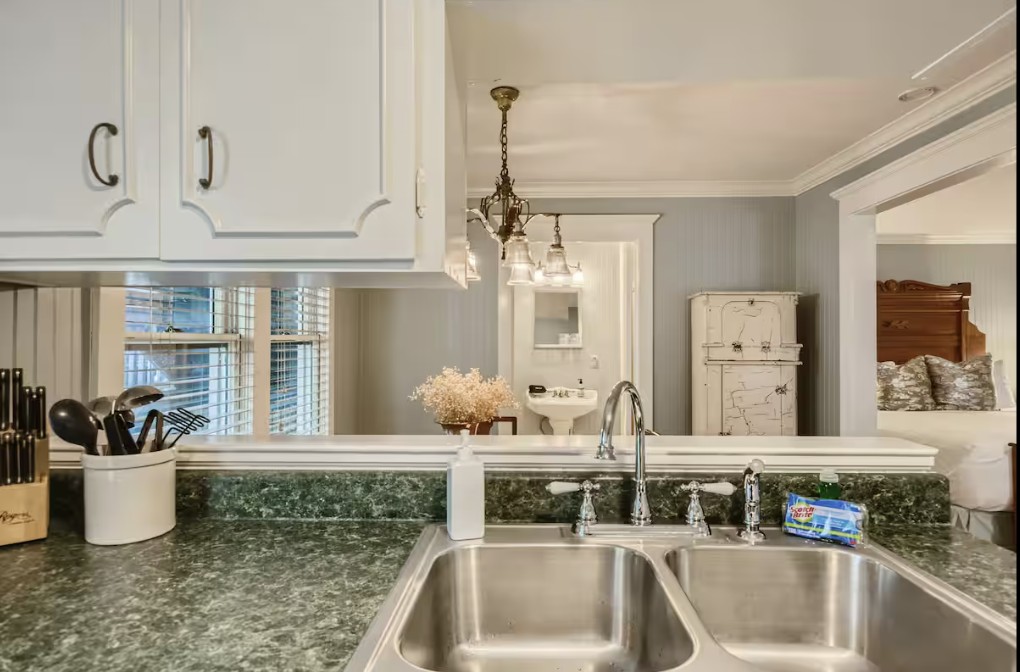 Featured Property Junius-1st-Casita