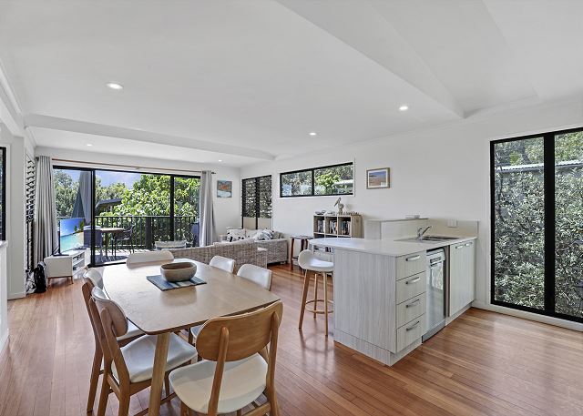 Straddie Beach House  3