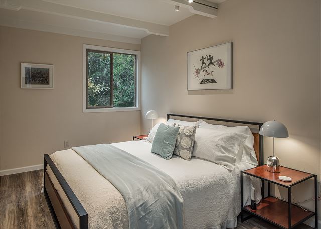 3767B International Art House - Lower Suite 3