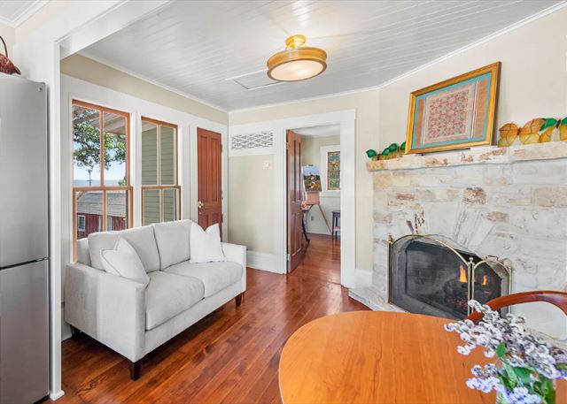 3999 Cottage by the Sea 3