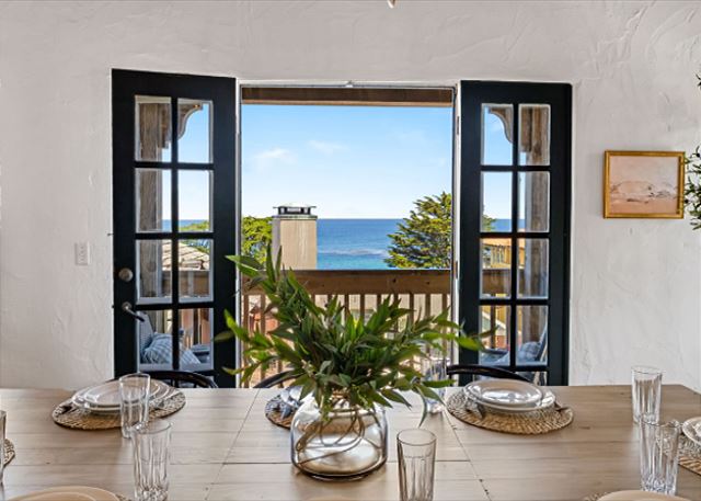 3263 Villa by the Sea