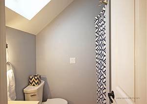 Guest Apartment Bathroom